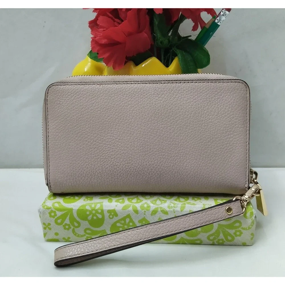 Michael Kors Light Pink Pebbled Leather Zip Around Credit Card ID Window Wallet